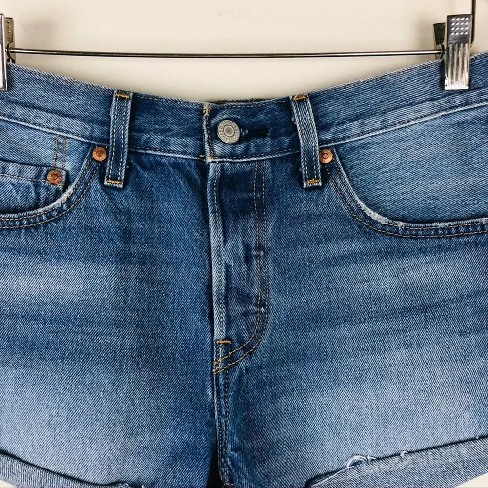 Levi’s blue 501 button fly medium wash cuffed raw hem denim jean shorts 27 - Picture 2 of 9